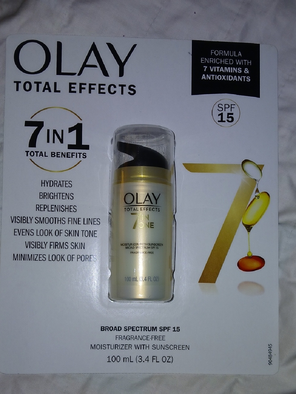 OLAY Total Effects 7-in-1 Moisturizer SPF 15 - Gold and Black Accents